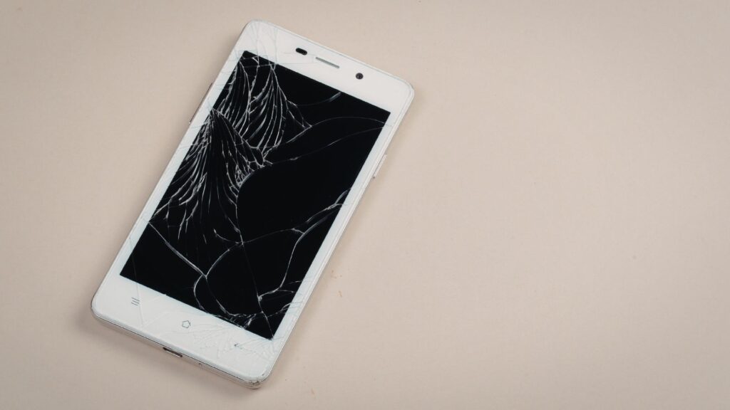 Tela de Celular Quebrada em Florianópolis: O Que Fazer